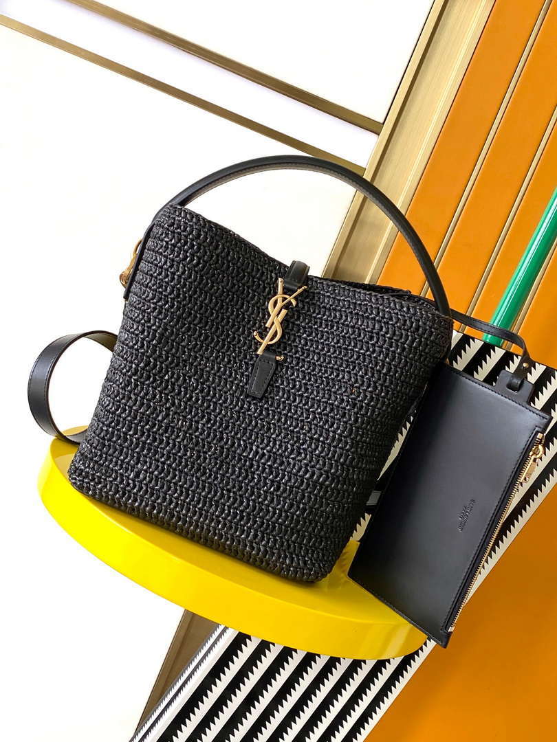 YSL 773991 LE 37 in woven raffia and vegetable-tanned leather Black