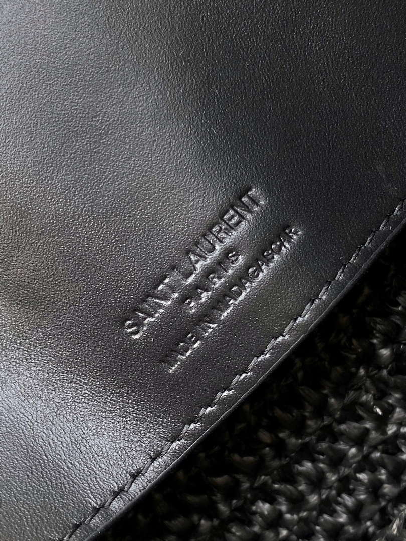 YSL 773991 LE 37 in woven raffia and vegetable-tanned leather Black
