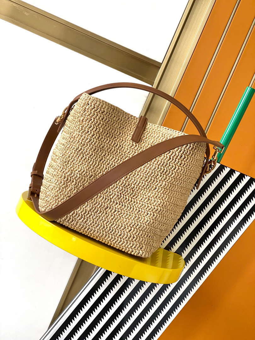 YSL 773991 LE 37 in woven raffia and vegetable-tanned leather Naturel
