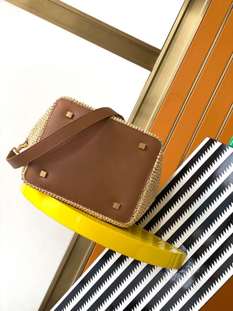 YSL 773991 LE 37 in woven raffia and vegetable-tanned leather Naturel