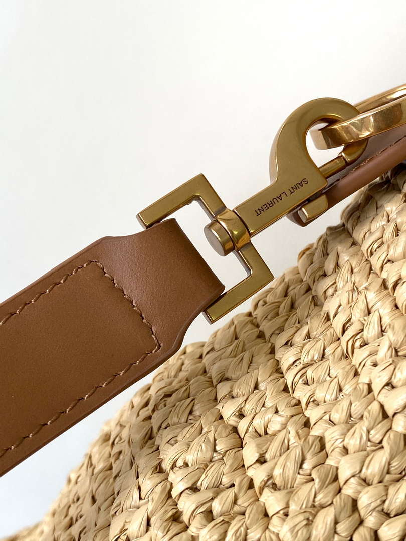 YSL 773991 LE 37 in woven raffia and vegetable-tanned leather Naturel