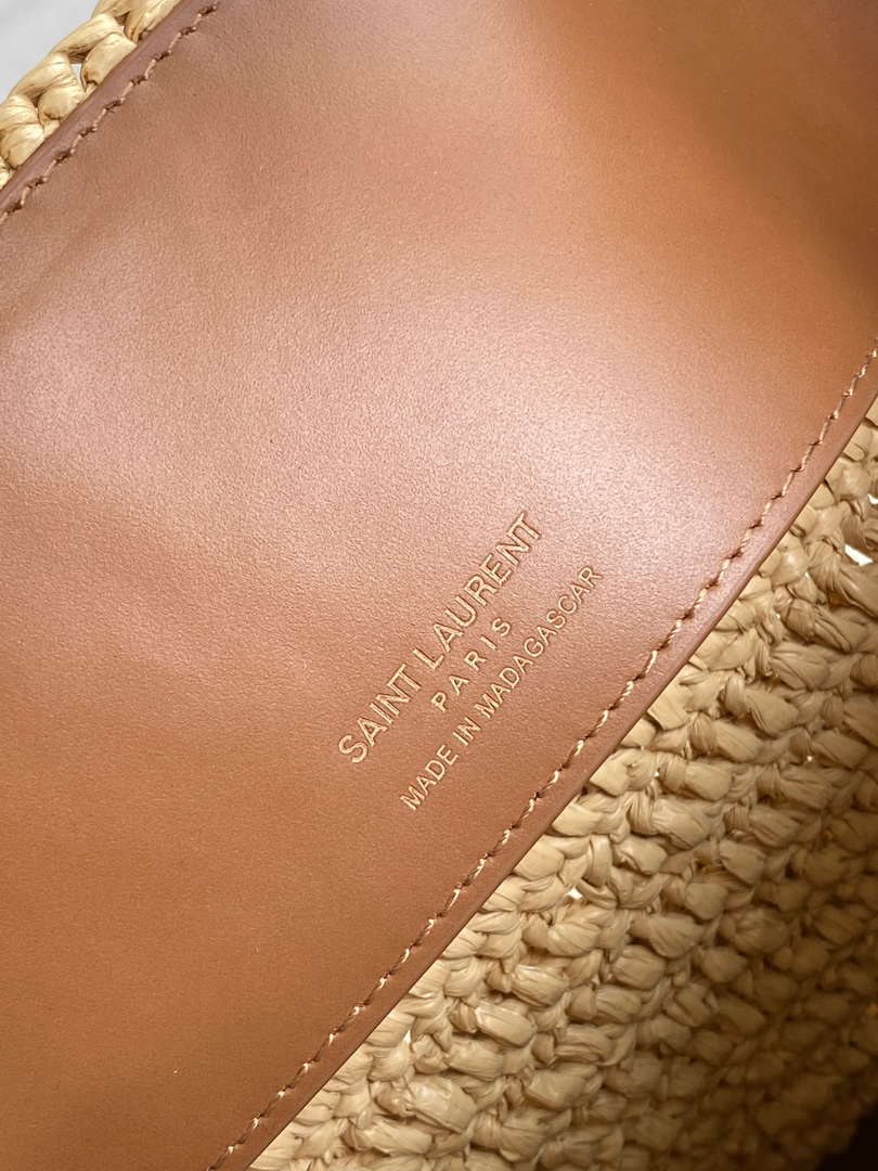 YSL 773991 LE 37 in woven raffia and vegetable-tanned leather Naturel