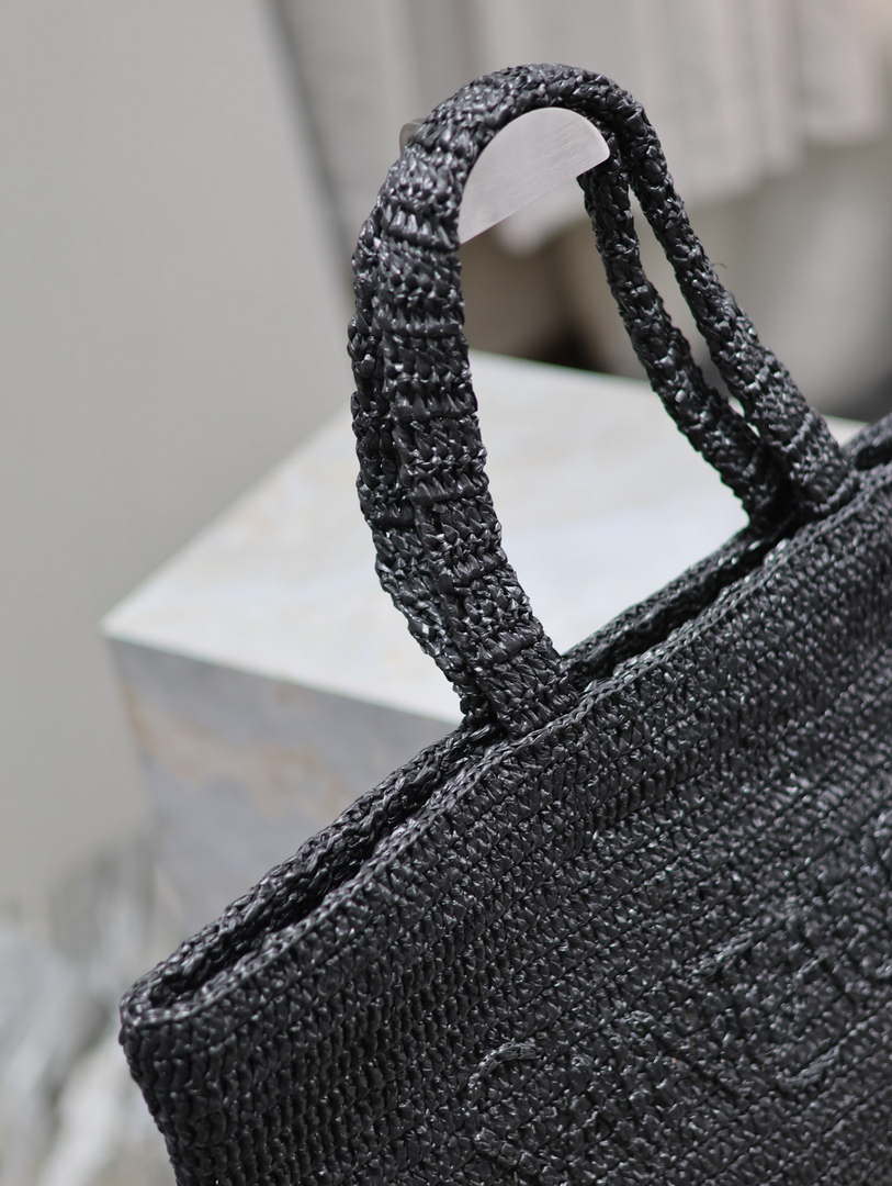 YSL 776763 Saint Laurent Tote  in Black Raffia