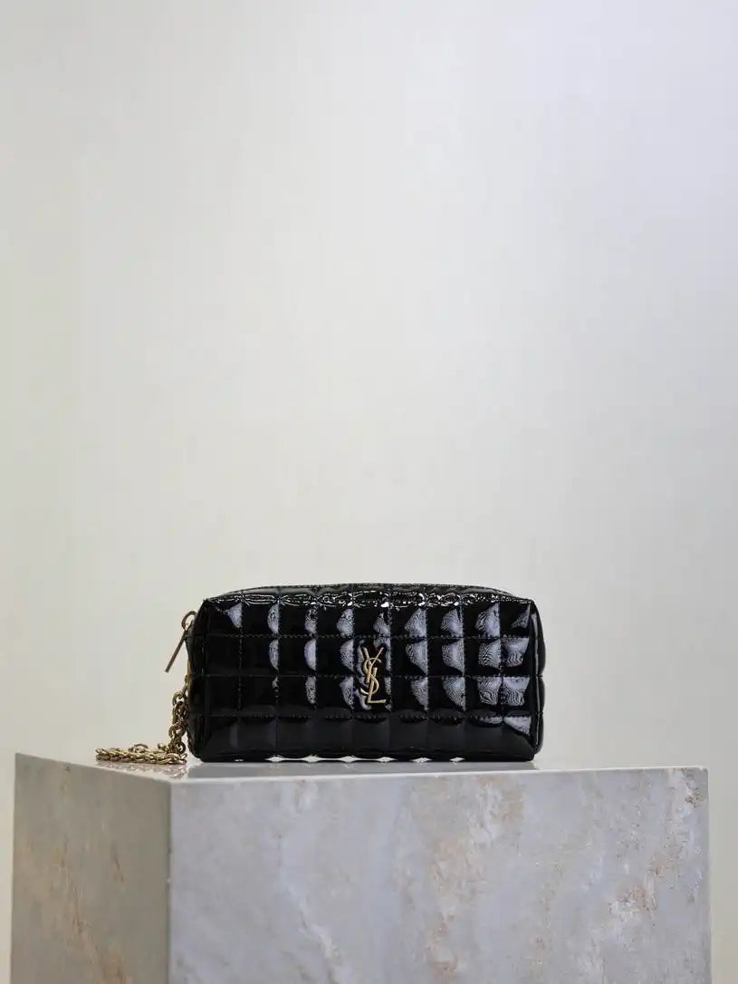 YSL 779649 CASSANDRE MATELASS¨¦ CARR¨¦ pouch on chain in shiny canvas Black