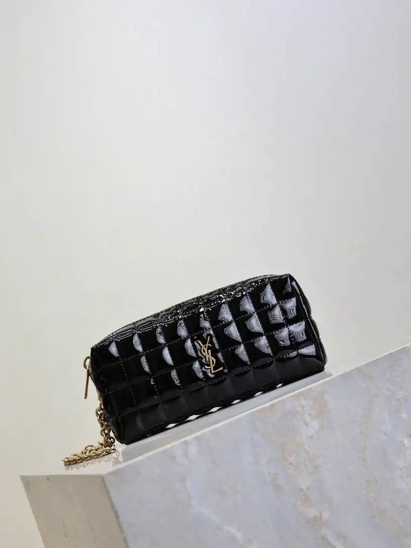 YSL 779649 CASSANDRE MATELASS¨¦ CARR¨¦ pouch on chain in shiny canvas Black