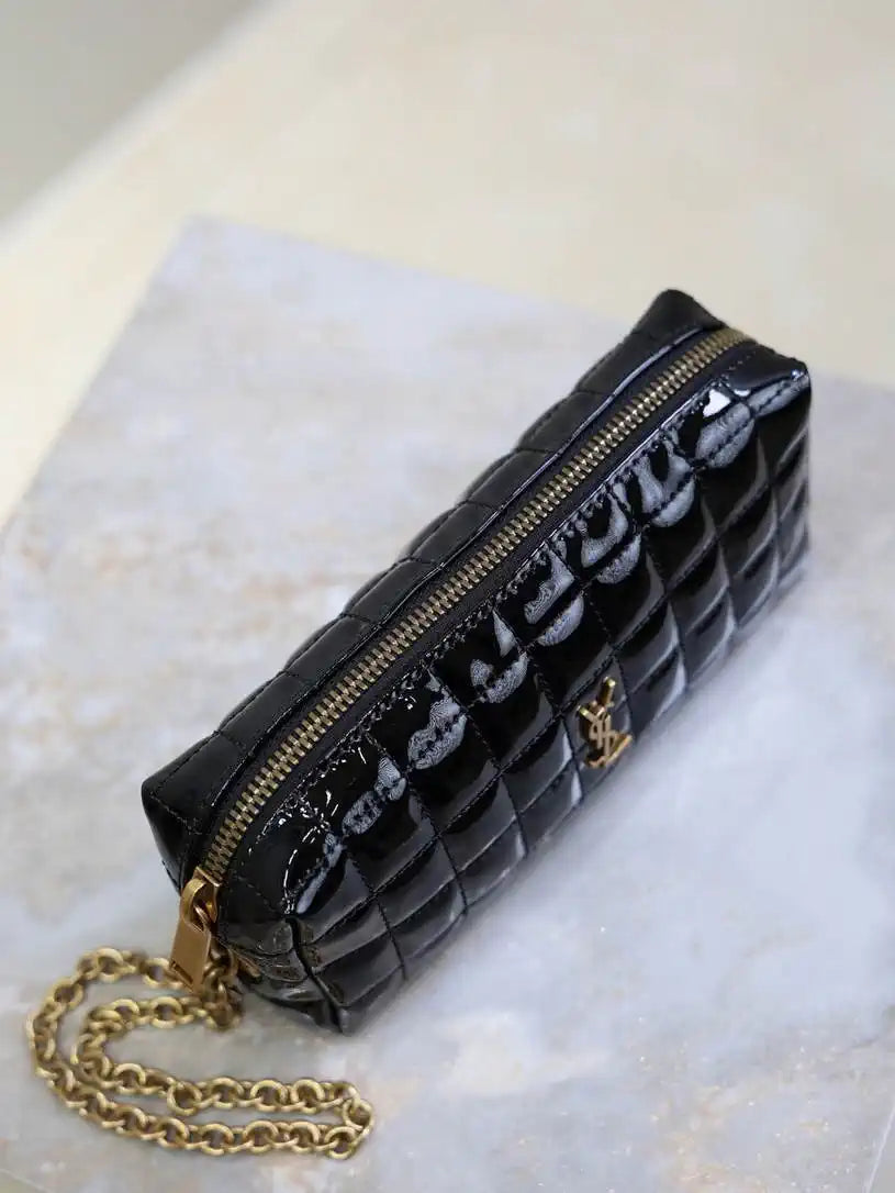 YSL 779649 CASSANDRE MATELASS¨¦ CARR¨¦ pouch on chain in shiny canvas Black