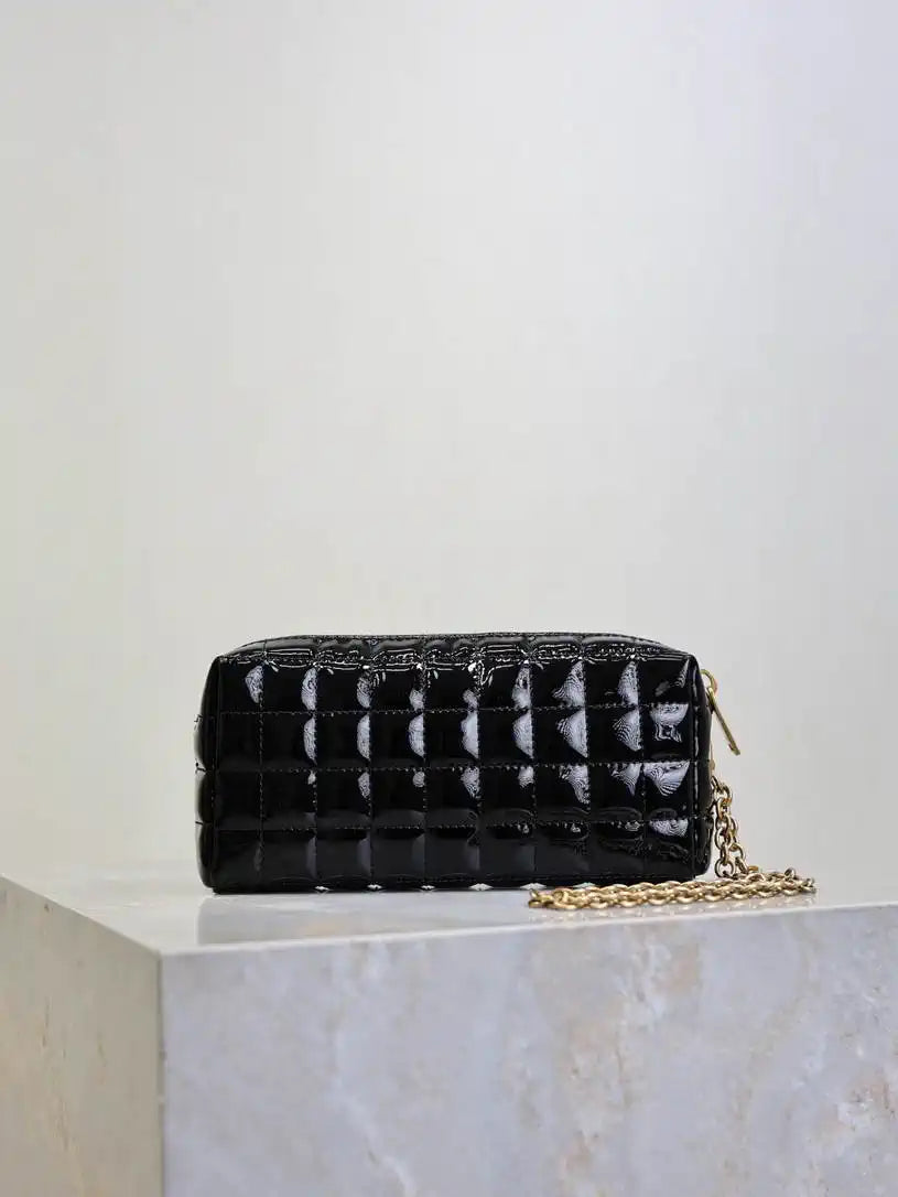 YSL 779649 CASSANDRE MATELASS¨¦ CARR¨¦ pouch on chain in shiny canvas Black