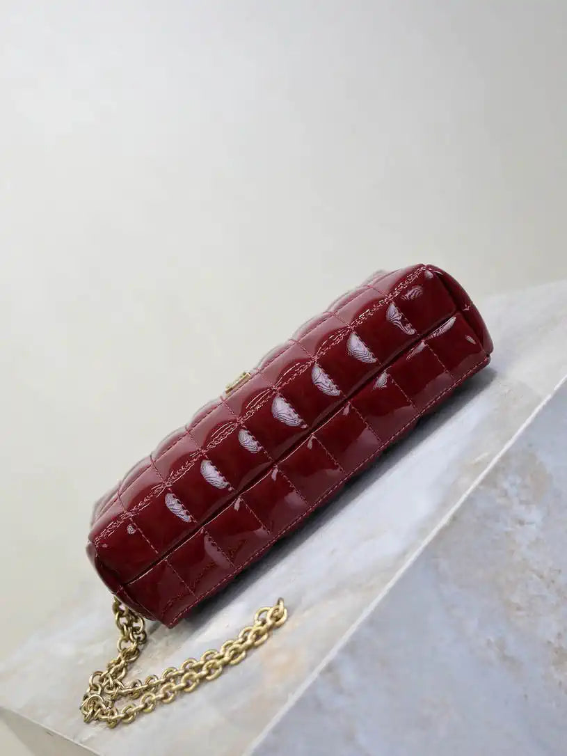 YSL 779649 CASSANDRE MATELASS¨¦ CARR¨¦ pouch on chain in shiny canvas Dark Red