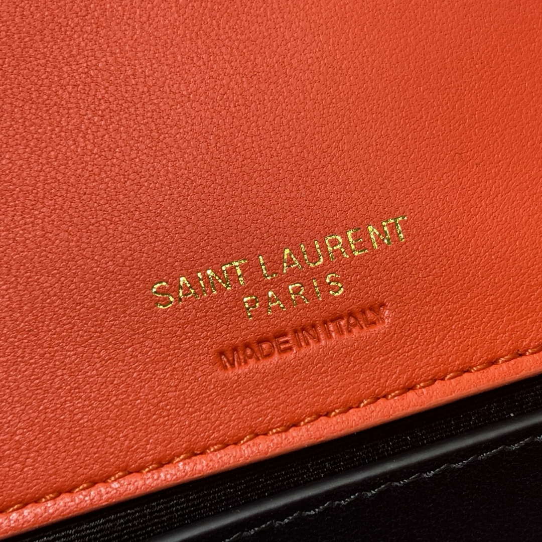 YSL 801437 Loulou small in matelass¨¦ lambskin Red