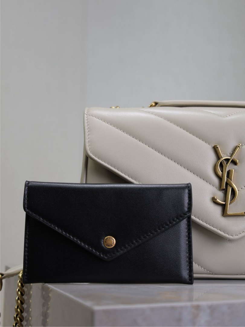 YSL 801437 Loulou small in matelass¨¦ lambskin White