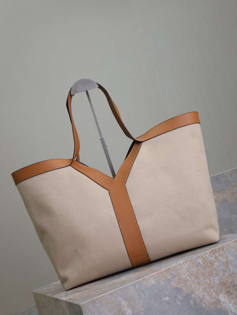 YSL 817602AAEB31000 Y Tote in canvas and leather Beige