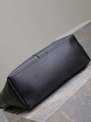YSL 817602AAEB31000 Y Tote in leather Calfskin Black - Default Title - View 9