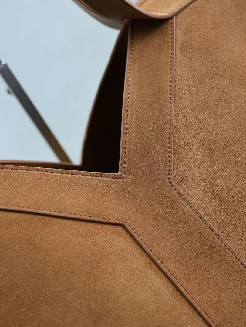 YSL 817602AAEB31000 Y Tote in suede leather DARK CARAMEL