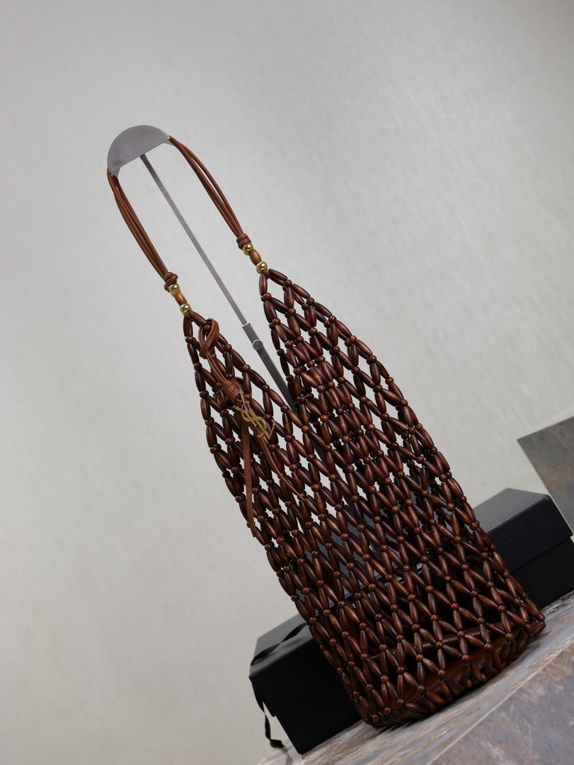 YSL 821911 supple bucket in wood beads Dark brown WOOD