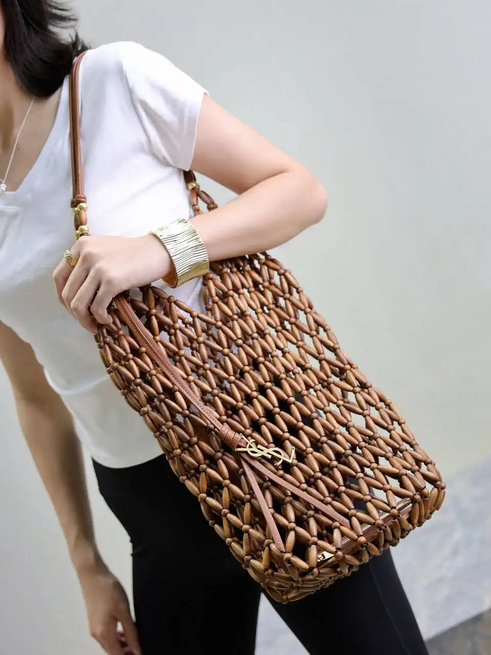 YSL 821911 supple bucket in wood beads LIGHT WOOD