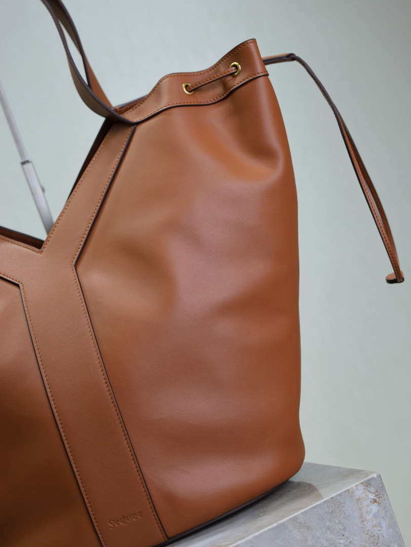 YSL 833160AAE146359 Y large Hobo in leather Brown