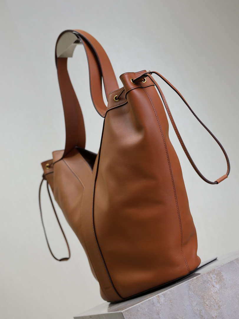 YSL 833160AAE146359 Y large Hobo in leather Brown