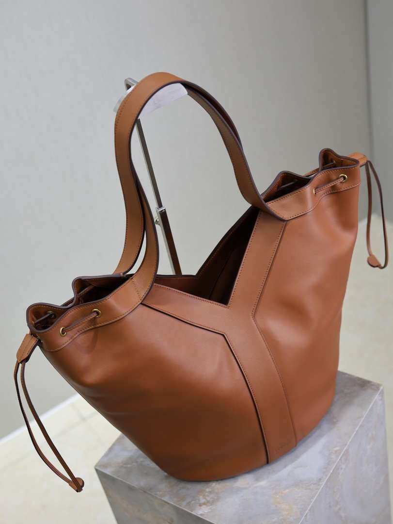 YSL 833160AAE146359 Y large Hobo in leather Brown