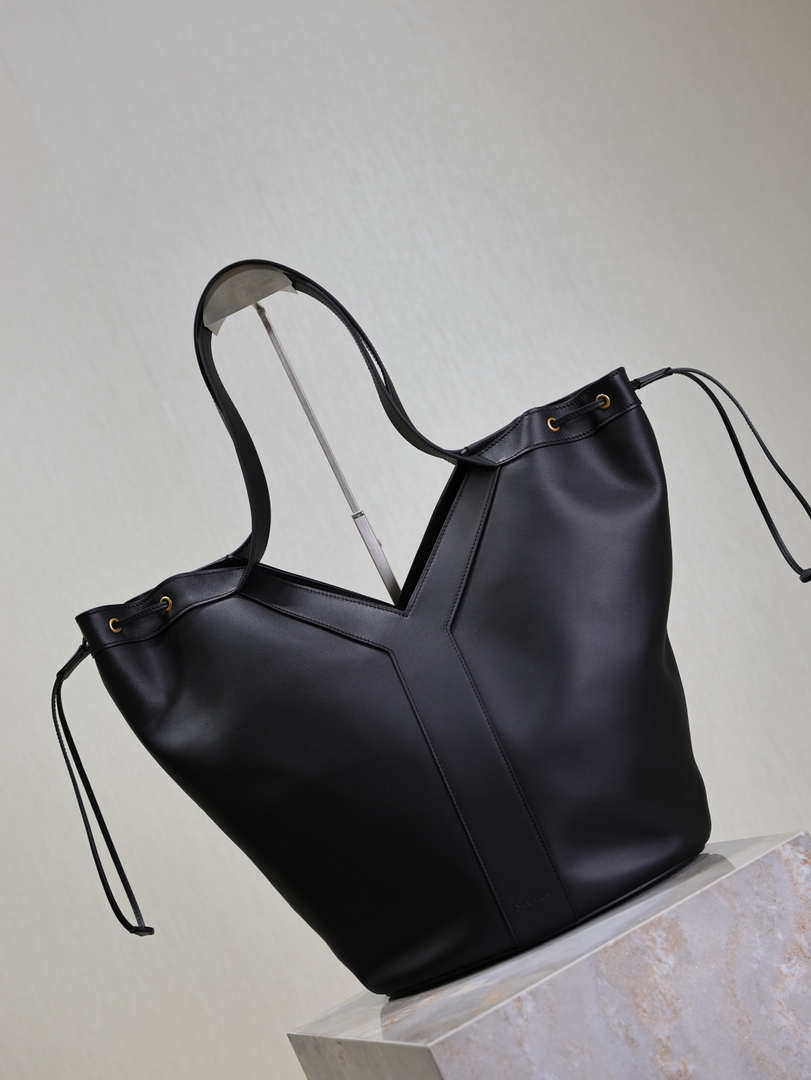 YSL 833160AAE146359 Y large Hobo in leather Black
