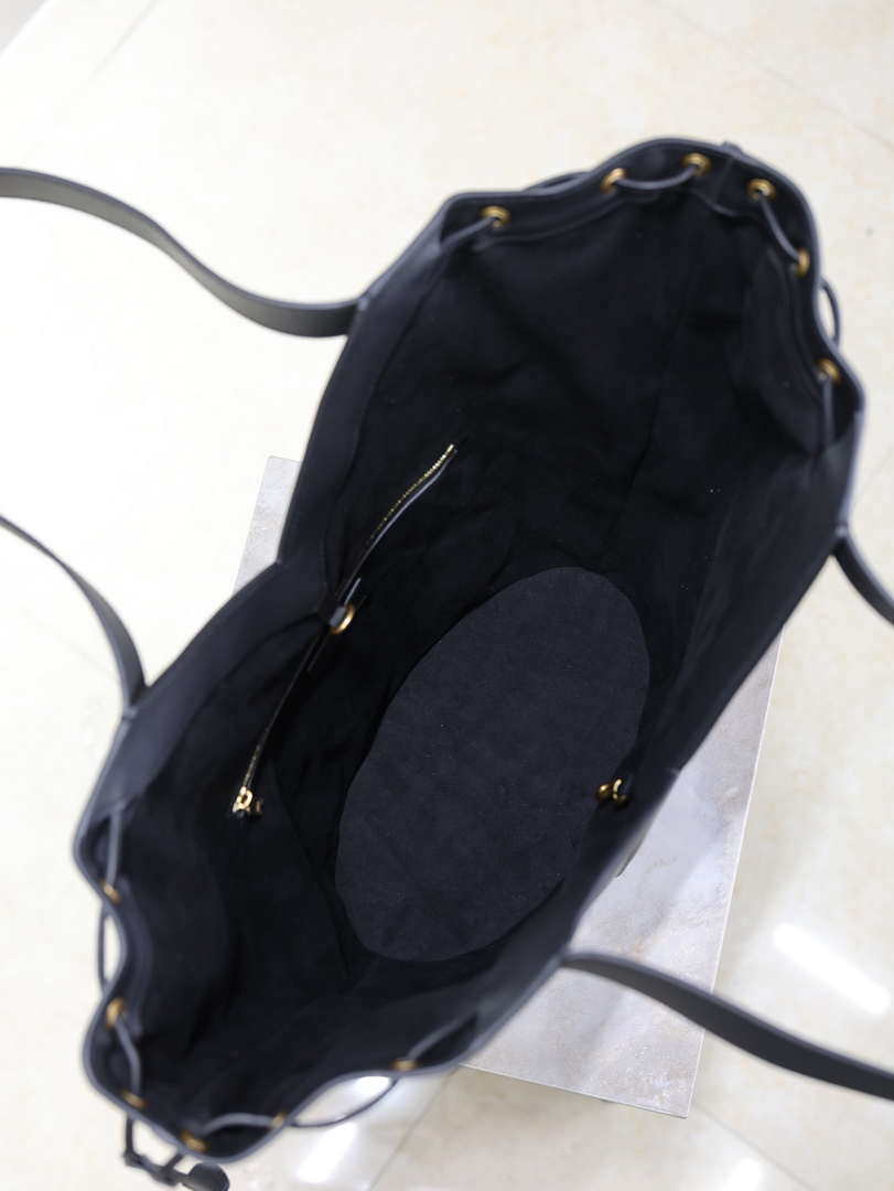 YSL 833160AAE146359 Y large Hobo in leather Black