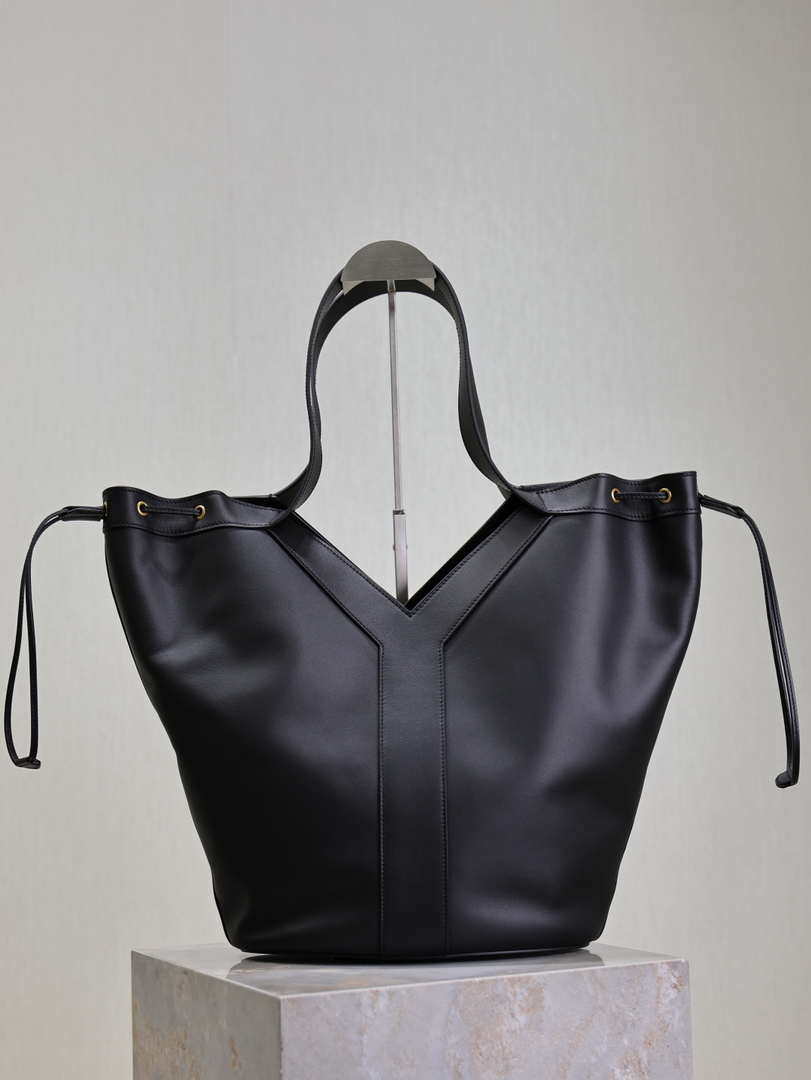 YSL 833160AAE146359 Y large Hobo in leather Black