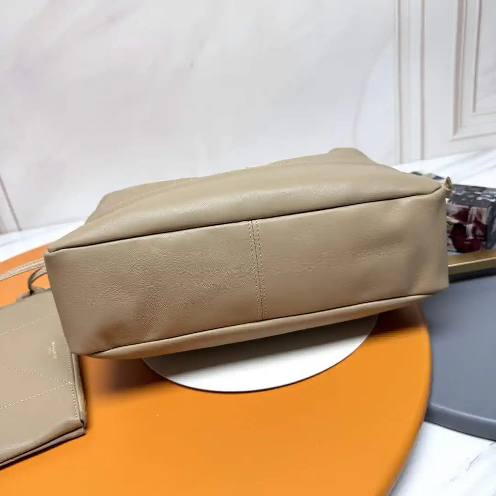 YSL 833948 JAMIE 4.3 Small SHOPPING in Lambskin Apricot