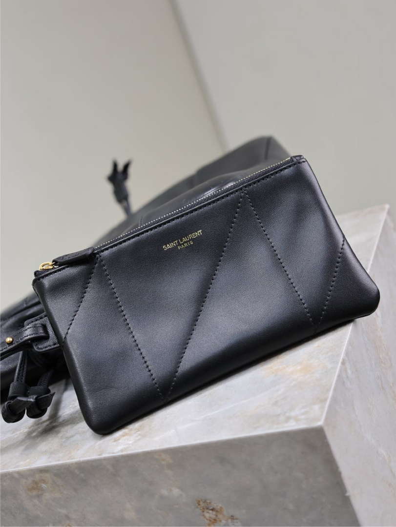 YSL 833948 JAMIE 4.3 Small SHOPPING in lambskin Black