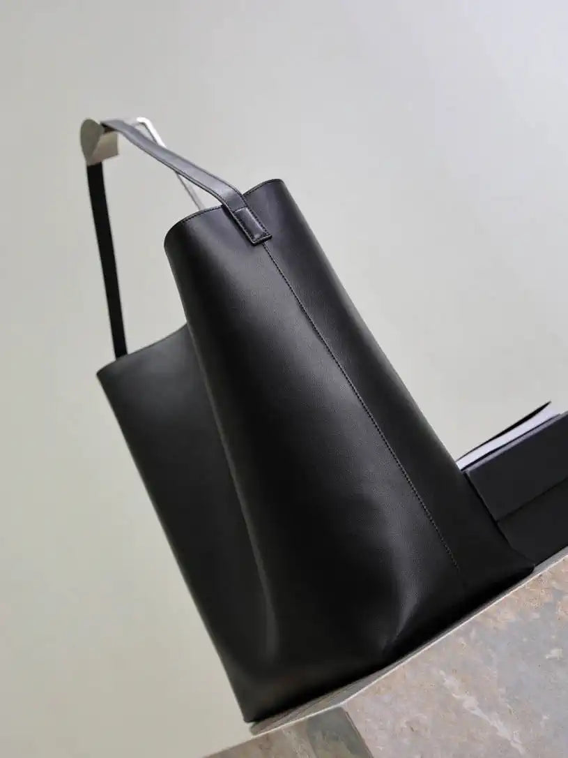 YSL BOLD hobo bag in smooth leather 845383 Black
