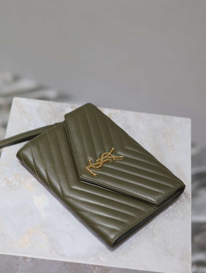 YSL Cassandre Matelass¨¦ Flap pouch in Lambskin leather 617662 V Green