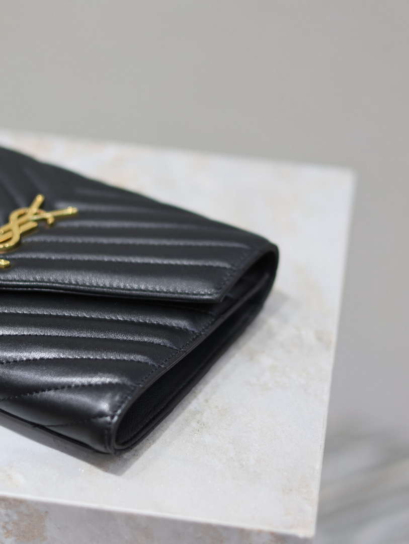 YSL Cassandre Matelass¨¦ Flap pouch in Lambskin leather 617662 V Black