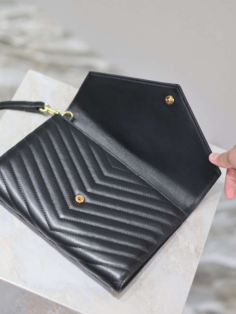 YSL Cassandre Matelass¨¦ Flap pouch in Lambskin leather 617662 V Black