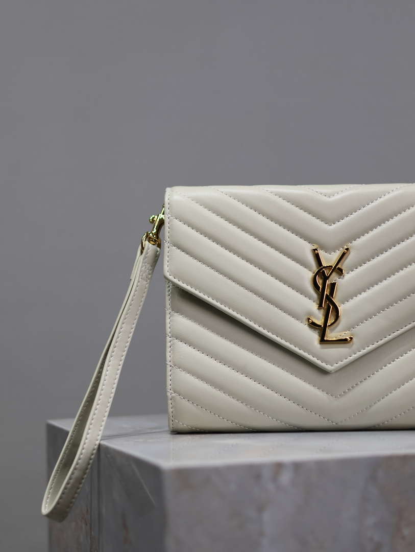 YSL Cassandre Matelass¨¦ Flap pouch in Lambskin leather 617662 V White