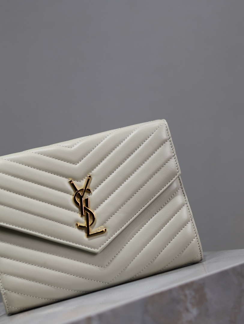YSL Cassandre Matelass¨¦ Flap pouch in Lambskin leather 617662 V White