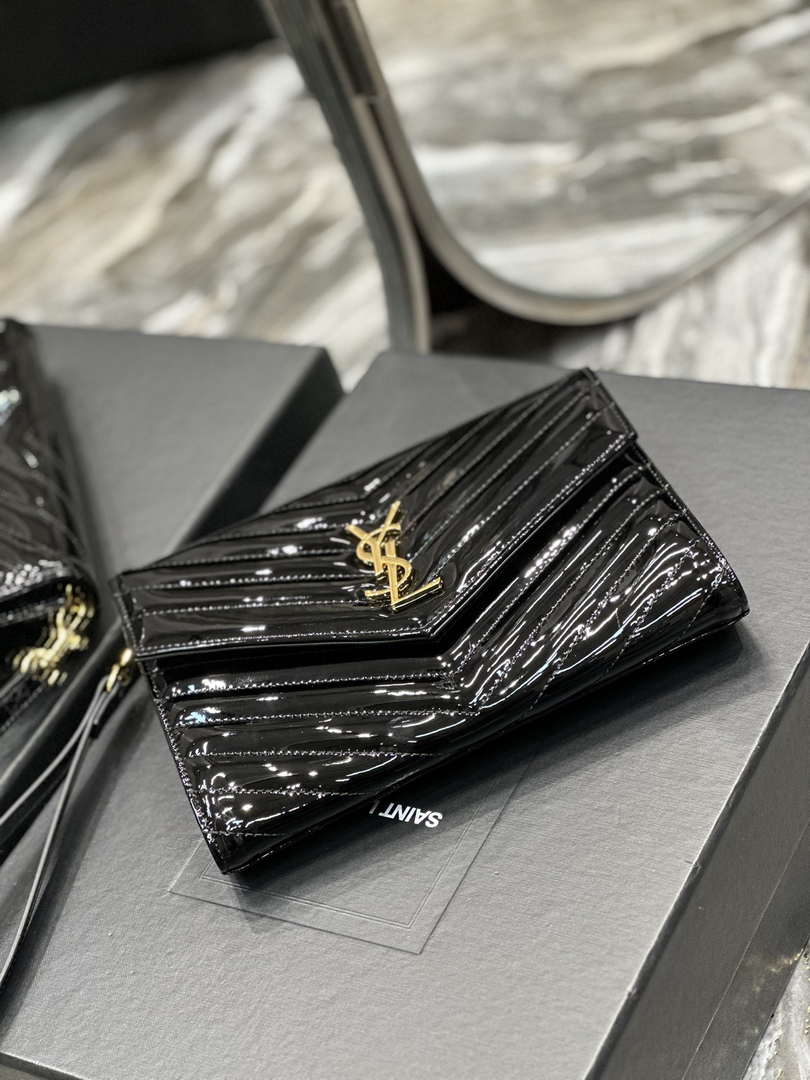 YSL Cassandre Matelass¨¦ Flap pouch in Patent leather 617662 V Black