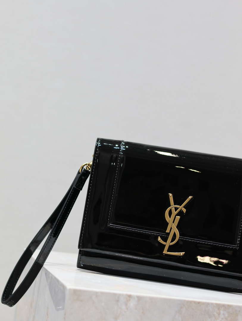 YSL 617662 Cassandre Matelass¨¦ Flap pouch in Black Patent leather