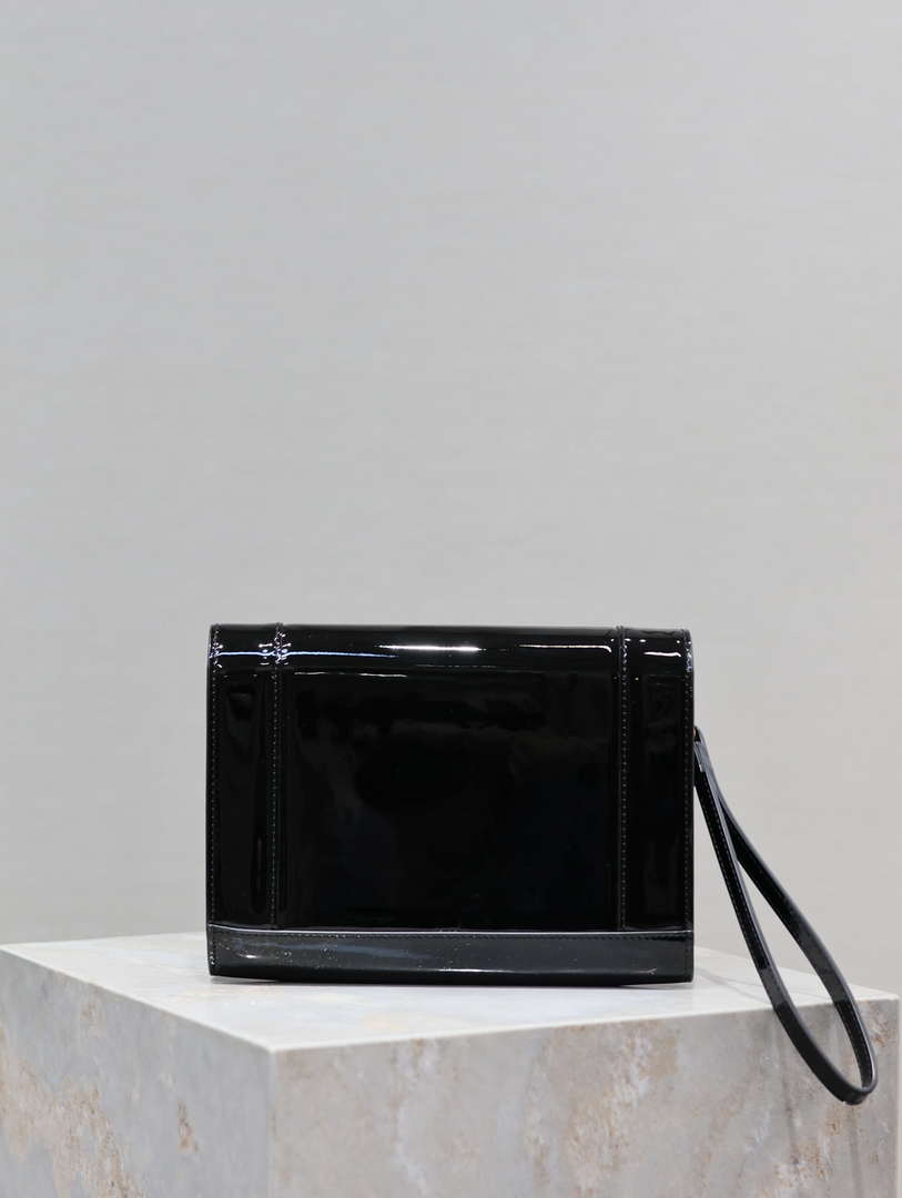 YSL 617662 Cassandre Matelass¨¦ Flap pouch in Black Patent leather