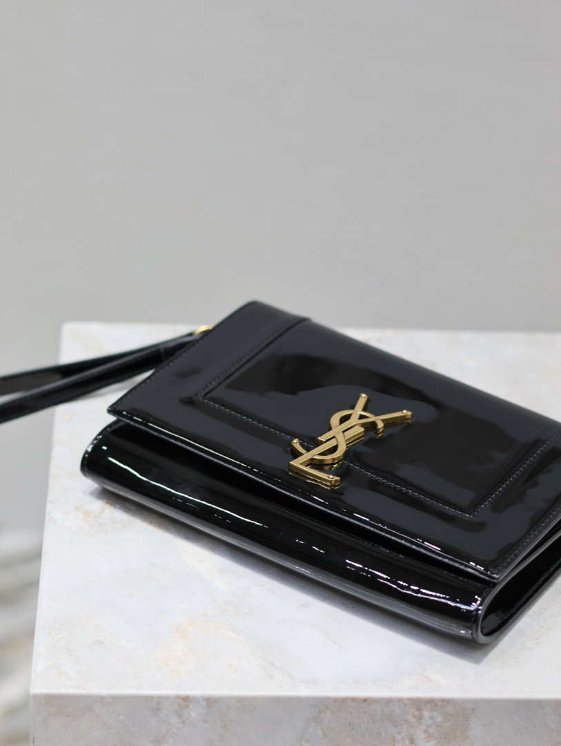 YSL 617662 Cassandre Matelass¨¦ Flap pouch in Black Patent leather