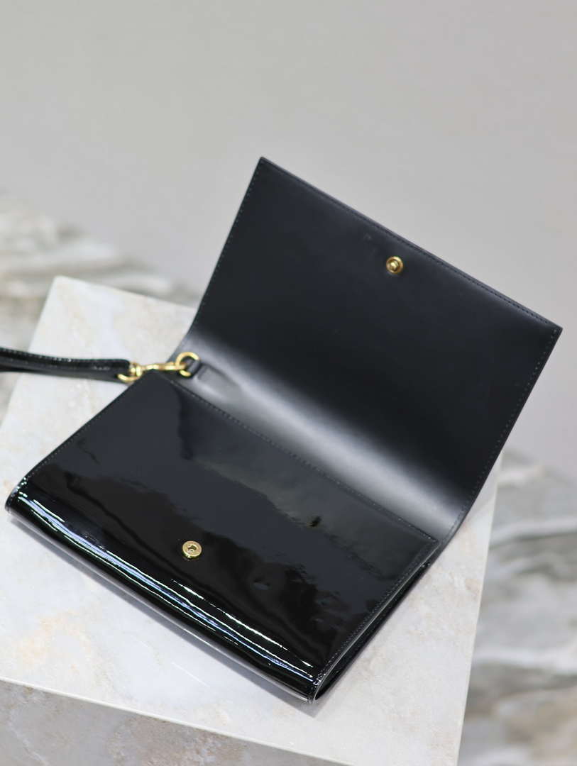 YSL 617662 Cassandre Matelass¨¦ Flap pouch in Black Patent leather
