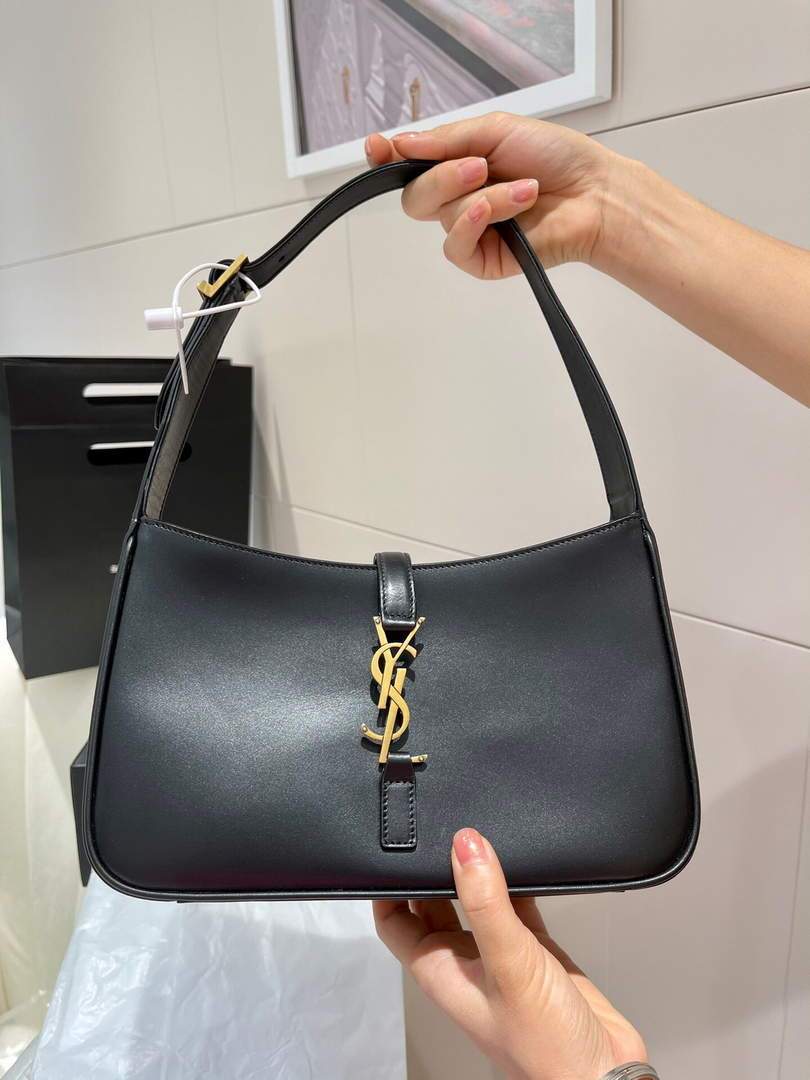 YSL LE5¨¤7 Hobo Bag In Smooth Leather Black