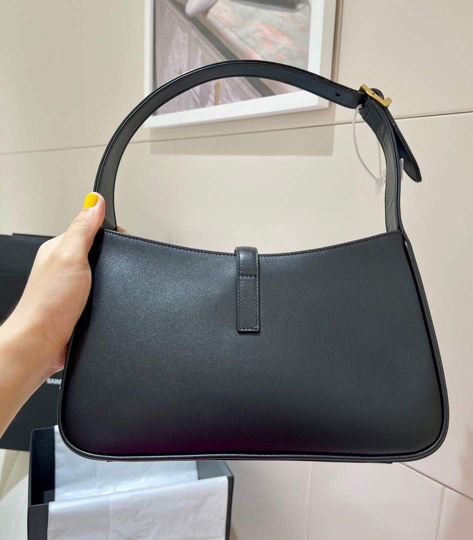 YSL LE5¨¤7 Hobo Bag In Smooth Leather Black