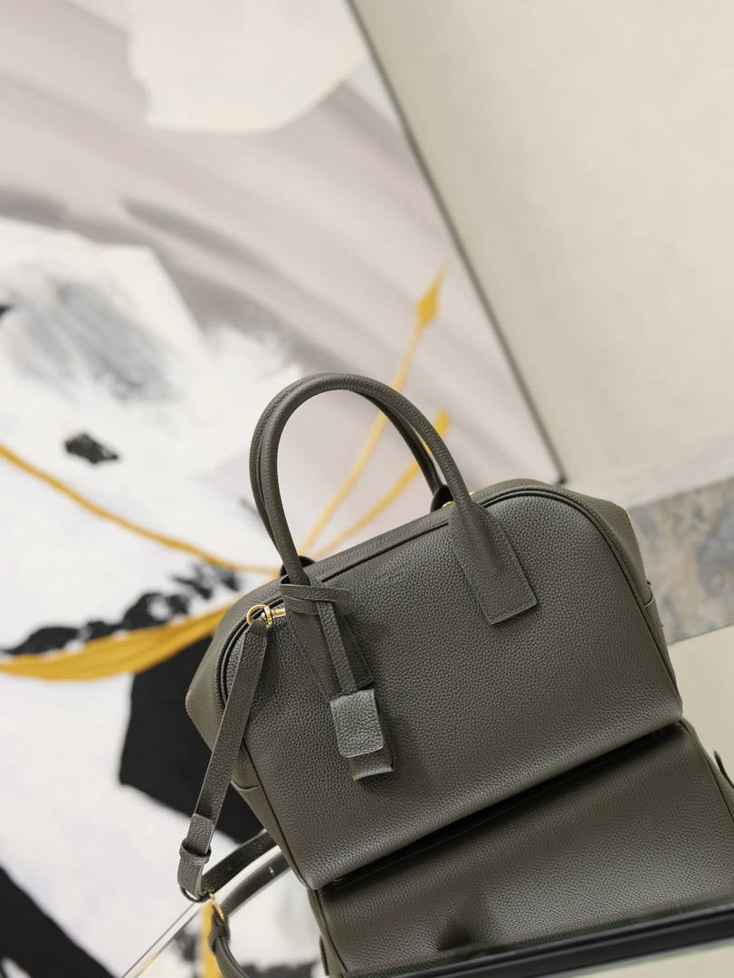 Saint Laurent YSL SAC DE JOUR bostonin grained leather 851694 Dark Green