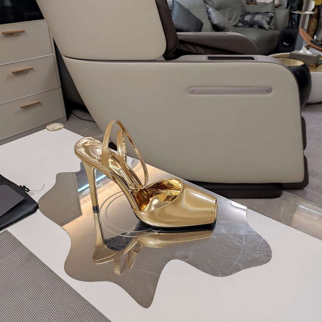 YSL Women's la Scandale Sandals in Patent Leather Y20179