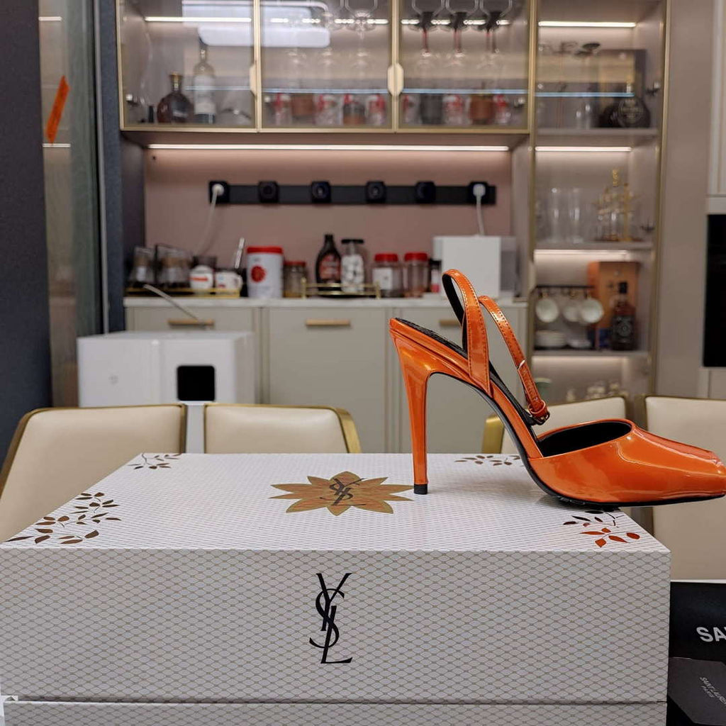 YSL Women's la Scandale Sandals in Patent Leather Y20180