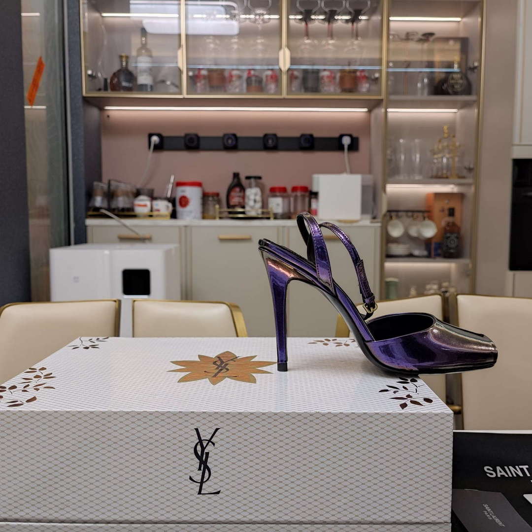 YSL Women's la Scandale Sandals in Patent Leather Y20181
