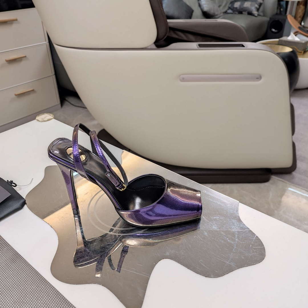 YSL Women's la Scandale Sandals in Patent Leather Y20181