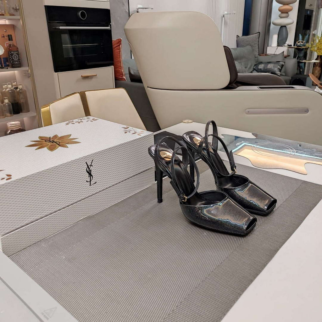 YSL Women's la Scandale Sandals in Patent Leather Y20182
