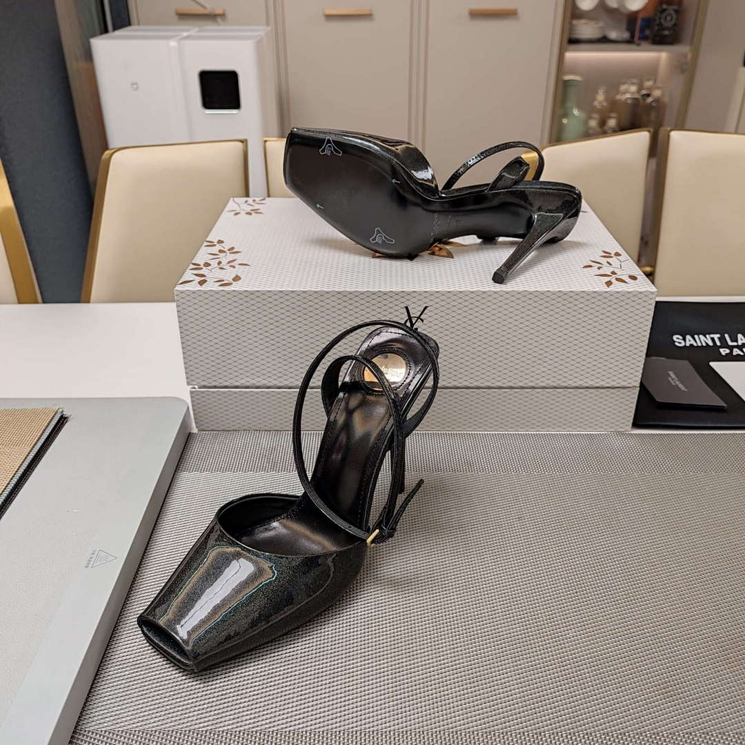 YSL Women's la Scandale Sandals in Patent Leather Y20182