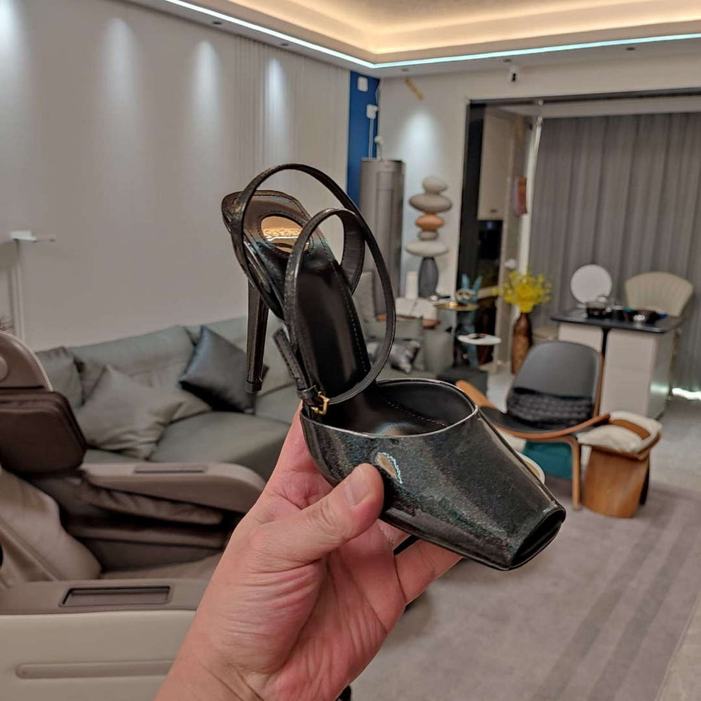YSL Women's la Scandale Sandals in Patent Leather Y20182