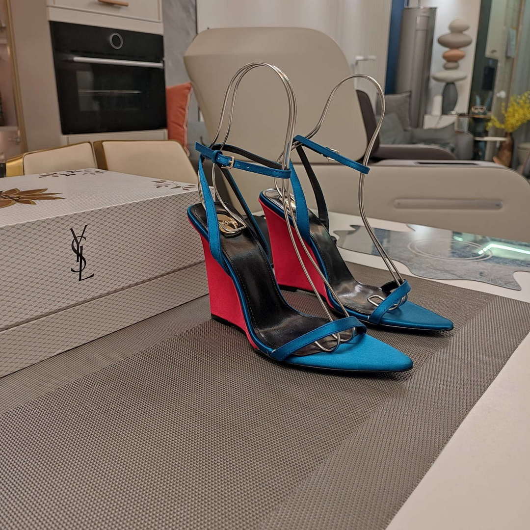 YSL Women's Salom¨¦ Wedges in Patent Leather Y20183