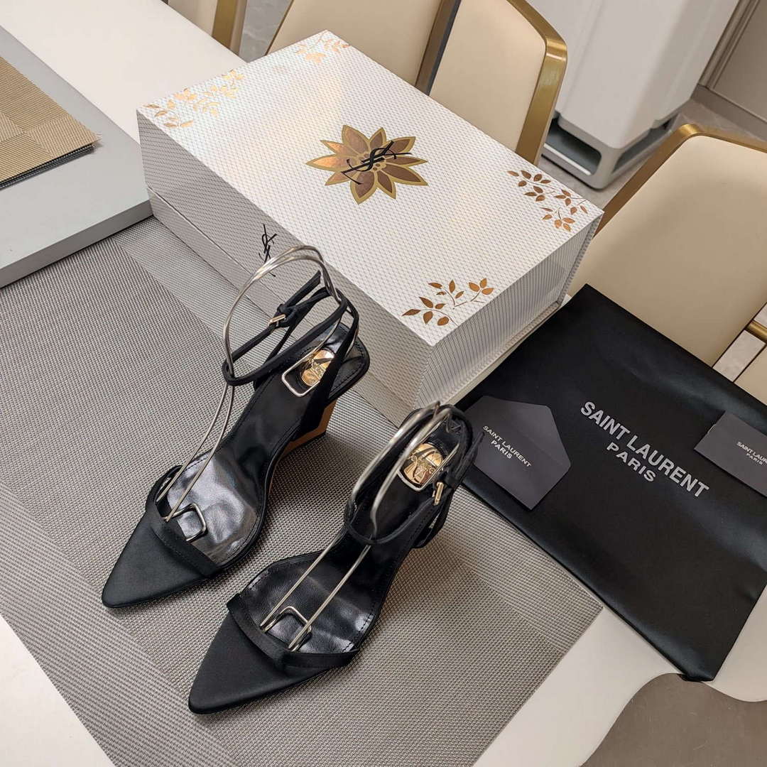 YSL Women's Salom¨¦ Wedges in Patent Leather Y20184